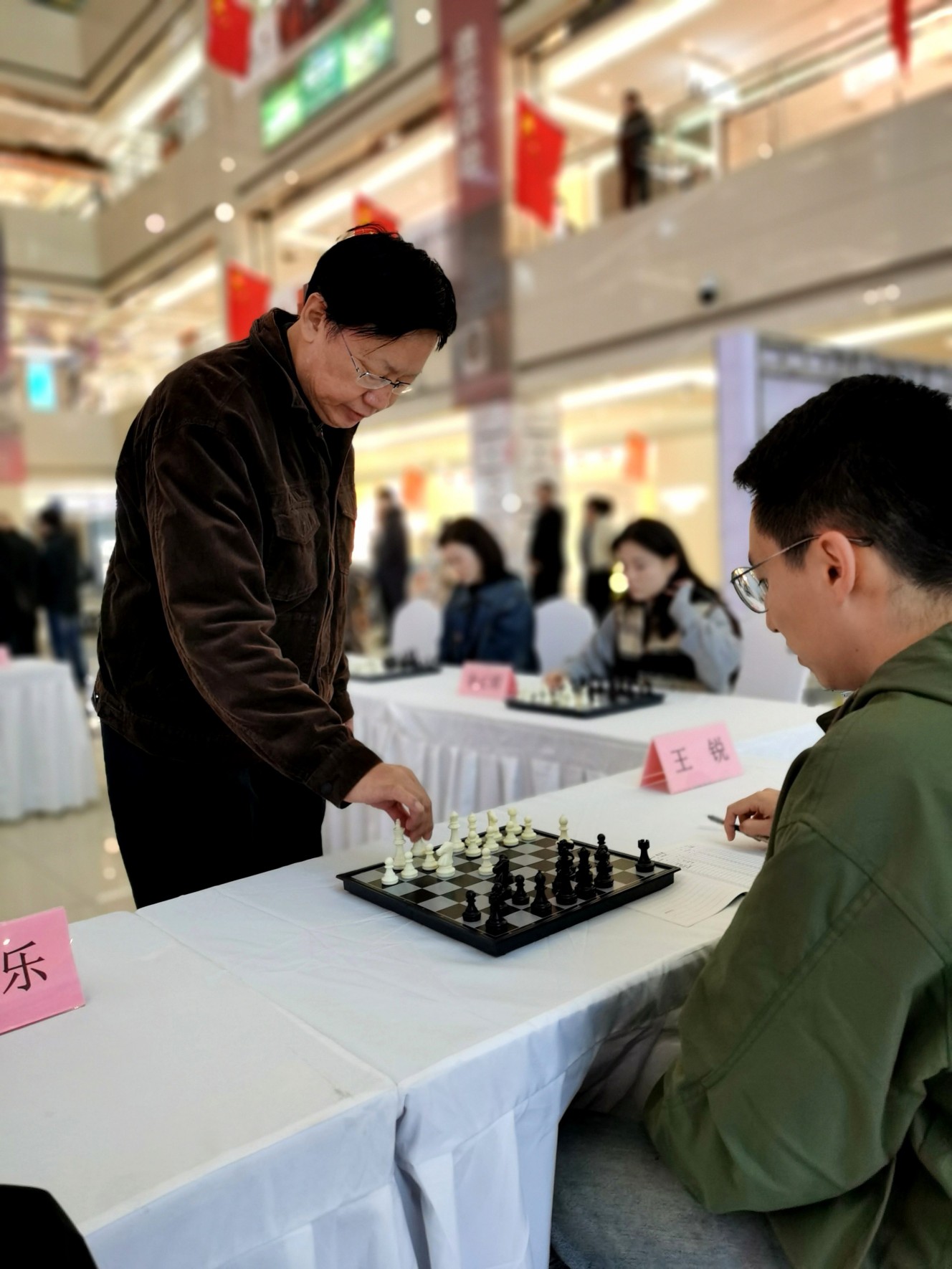 1761470166538613.jpg 指导棋48.JPG